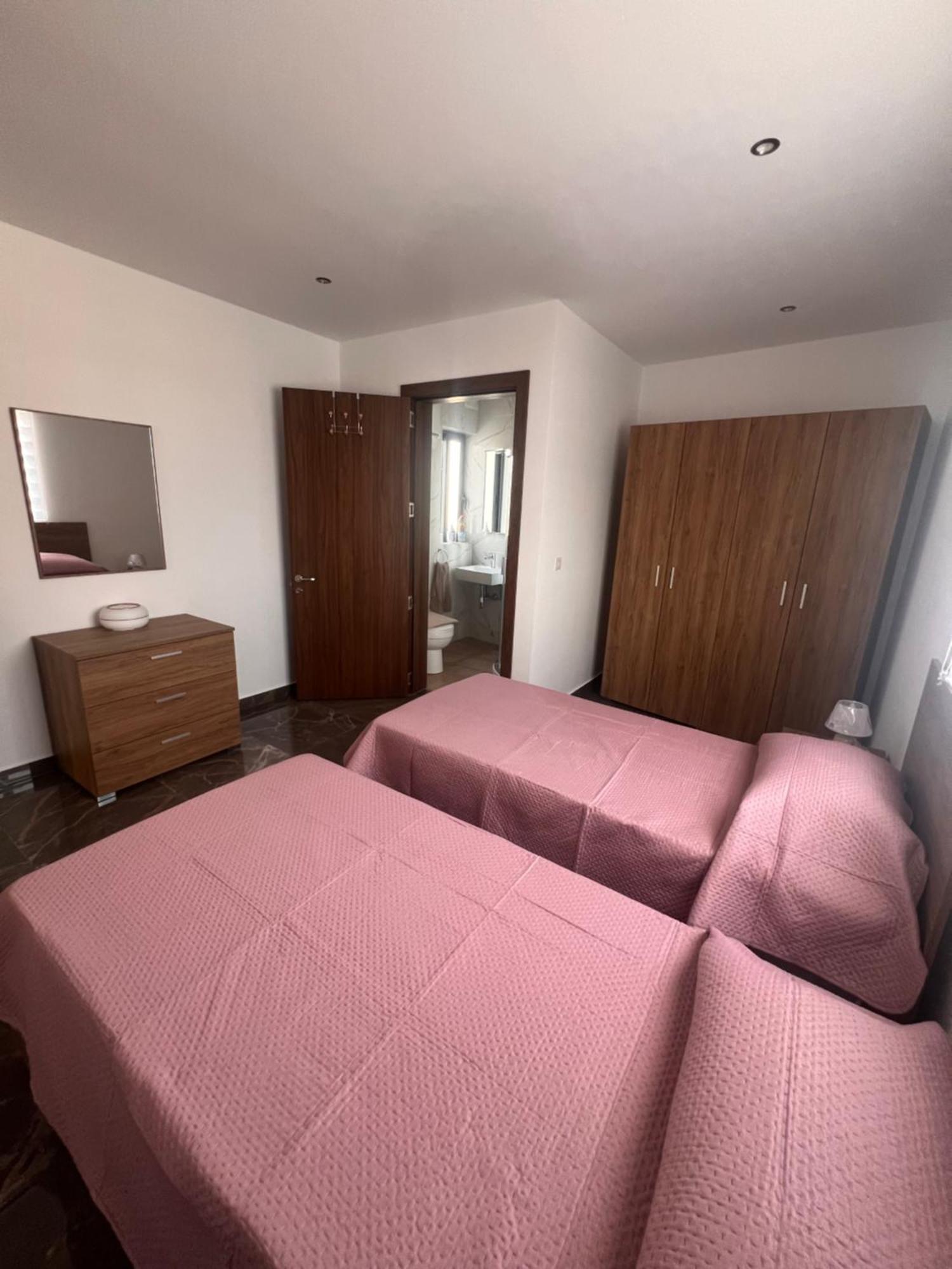 Stella Maris Mansions Apartment Марсахлок Екстериор снимка